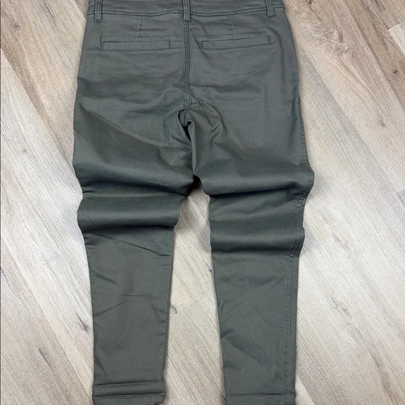 Market & Spruce Women’s Olive Green Chino Pants. NWOT. Size 8 - Picture 4 of 5